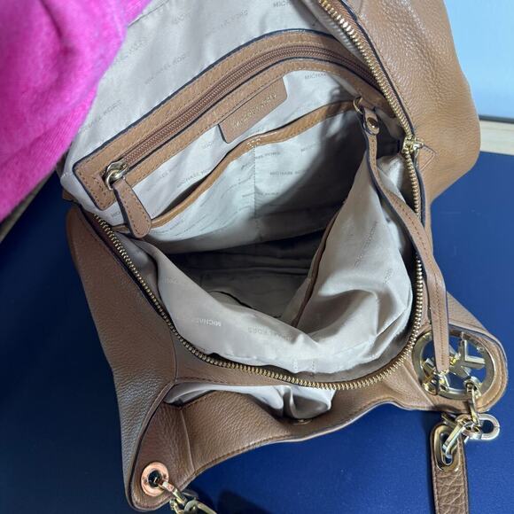 MICHAEL Michael Kors Fulton Large Shoulder Tote - Picture 9 of 10